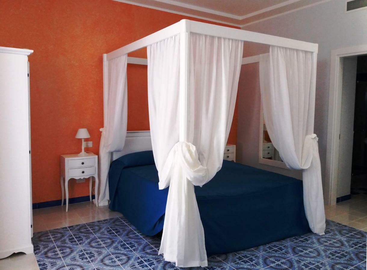 Odysseus Hotel ลีปารี ภายนอก รูปภาพ