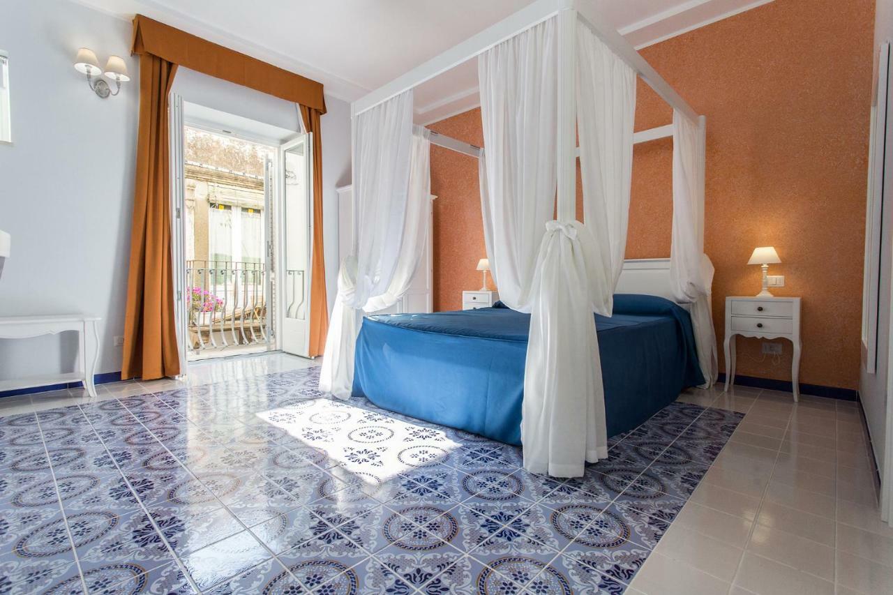 Odysseus Hotel ลีปารี ภายนอก รูปภาพ