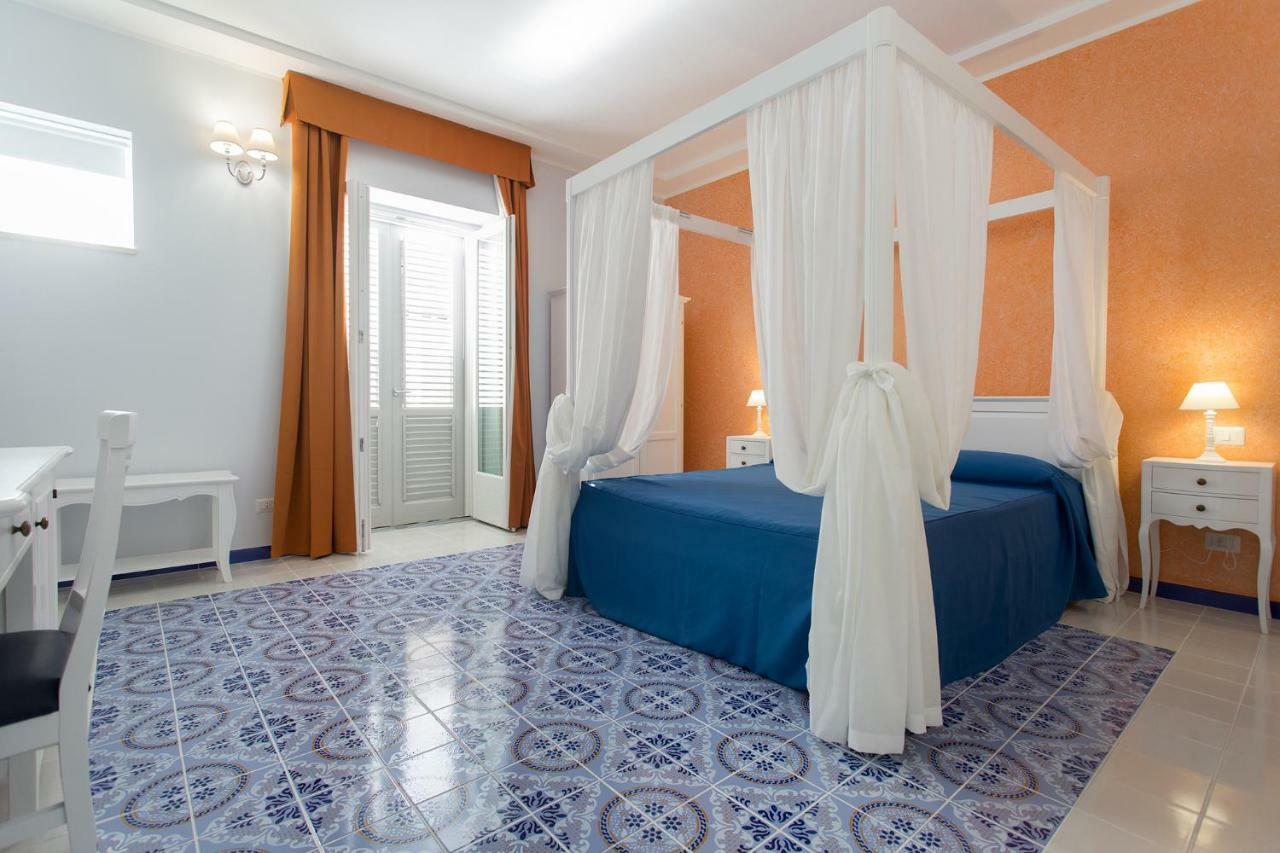 Odysseus Hotel ลีปารี ภายนอก รูปภาพ