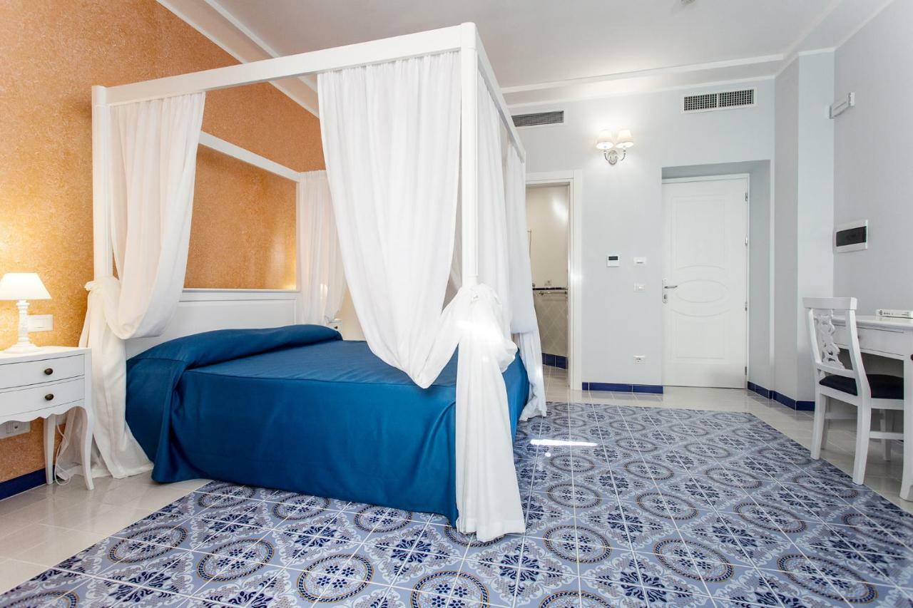 Odysseus Hotel ลีปารี ภายนอก รูปภาพ