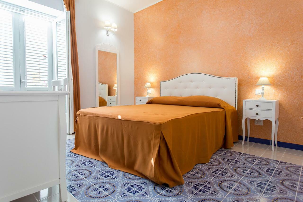 Odysseus Hotel ลีปารี ภายนอก รูปภาพ