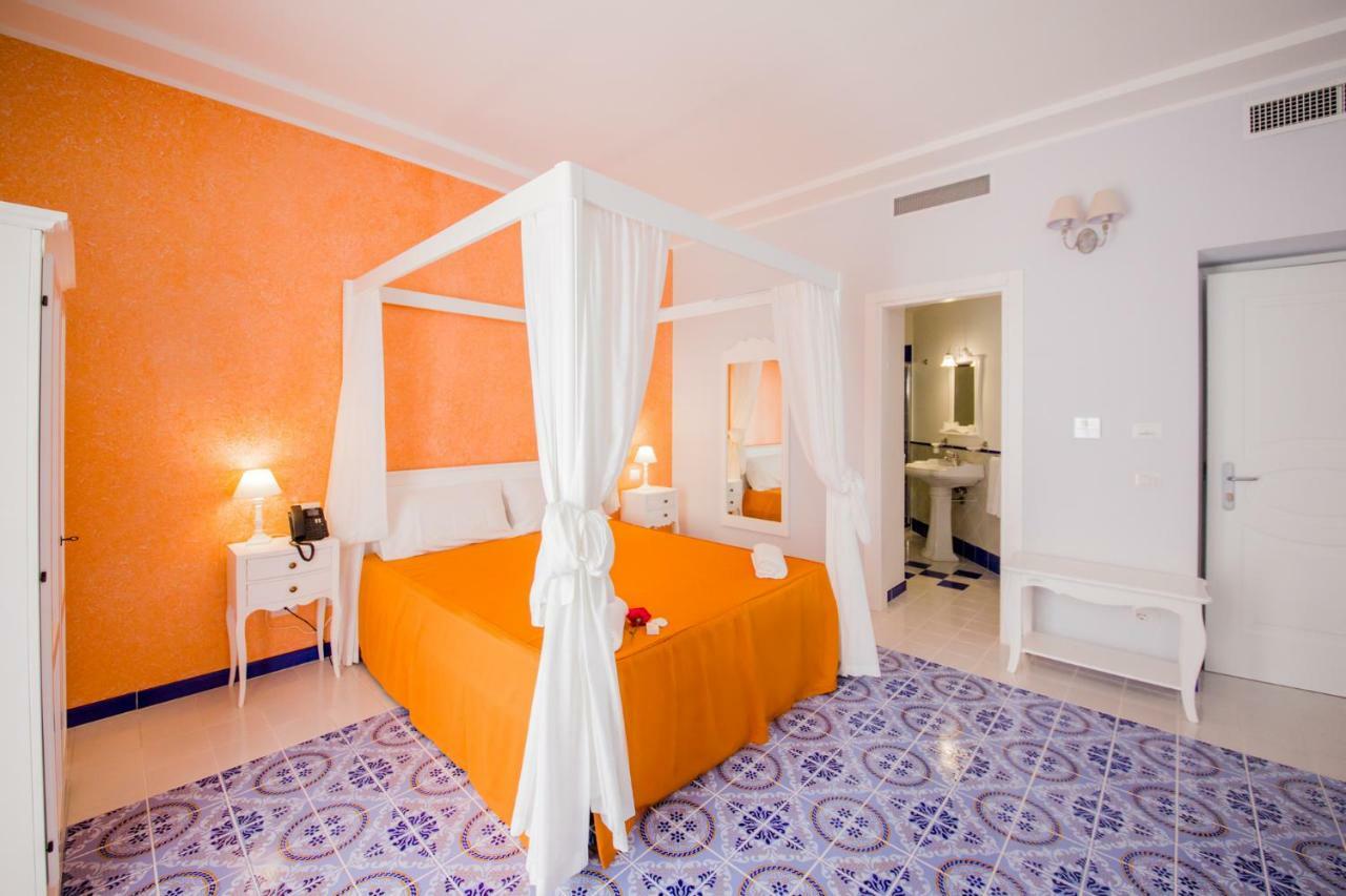 Odysseus Hotel ลีปารี ภายนอก รูปภาพ