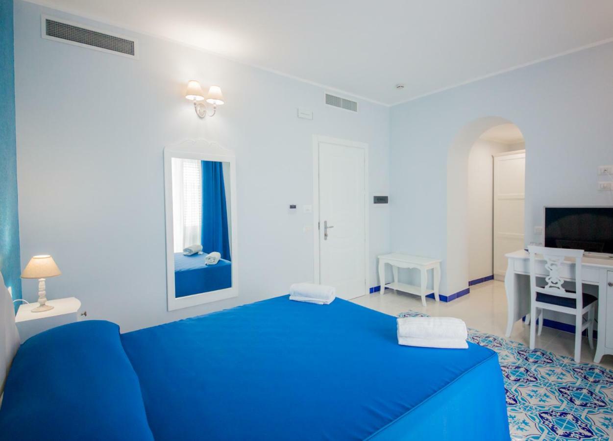 Odysseus Hotel ลีปารี ภายนอก รูปภาพ