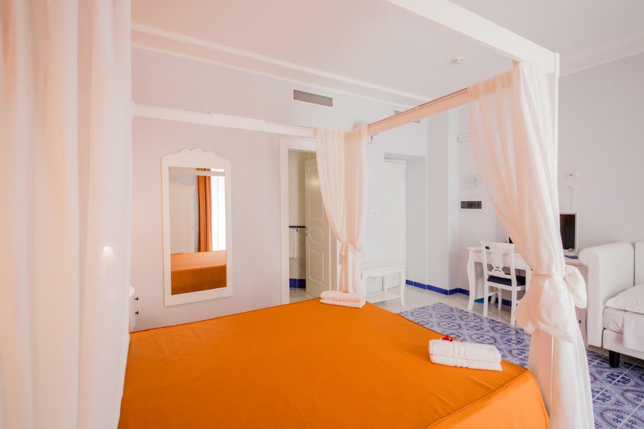 Odysseus Hotel ลีปารี ภายนอก รูปภาพ