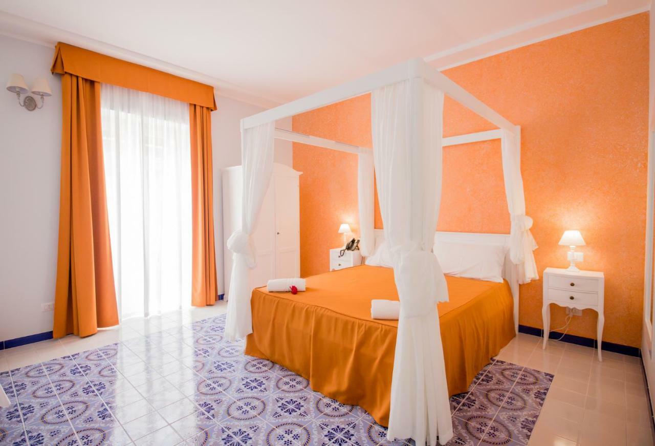 Odysseus Hotel ลีปารี ภายนอก รูปภาพ