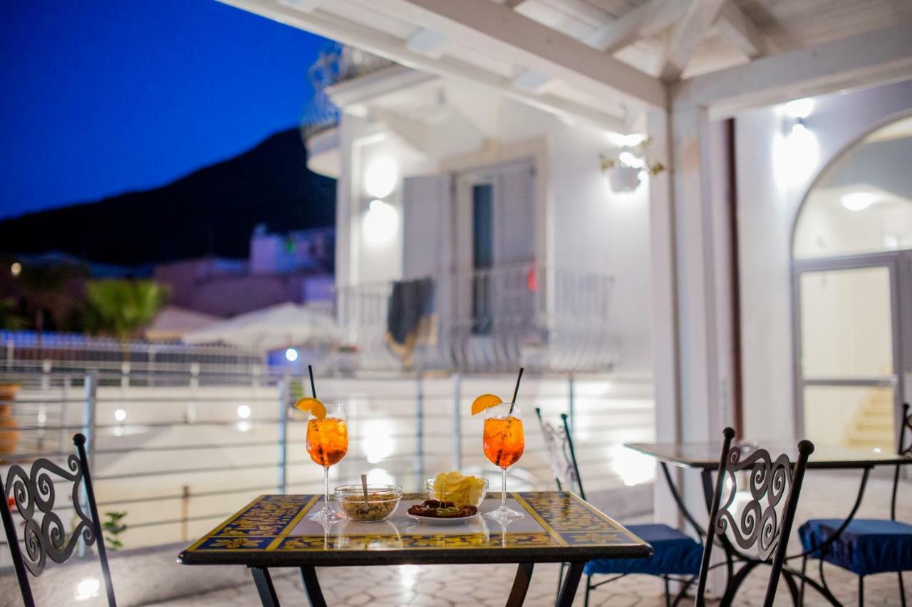 Odysseus Hotel ลีปารี ภายนอก รูปภาพ