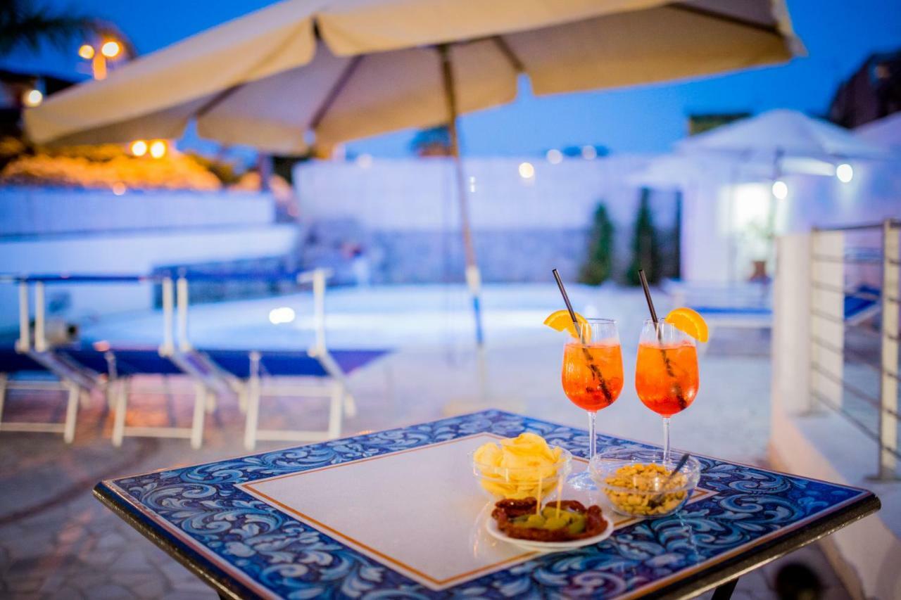 Odysseus Hotel ลีปารี ภายนอก รูปภาพ